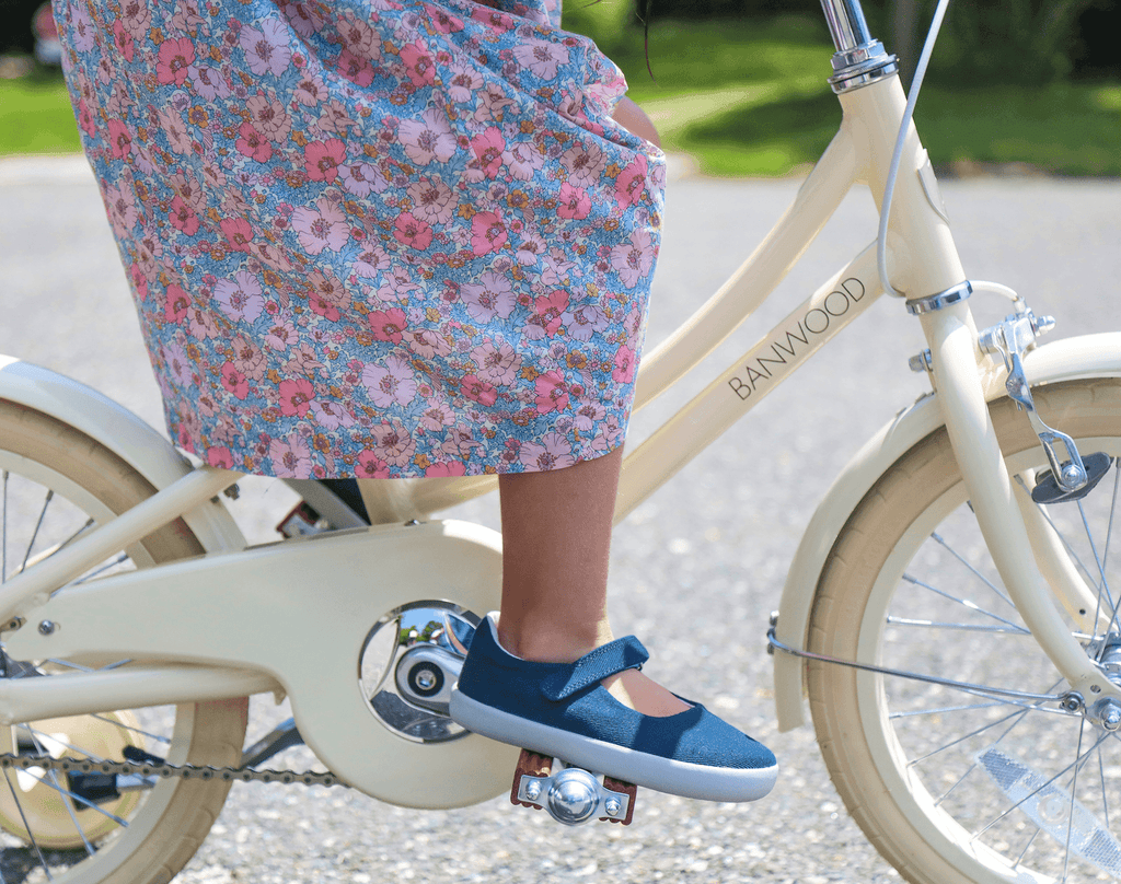 keen canvas mary janes