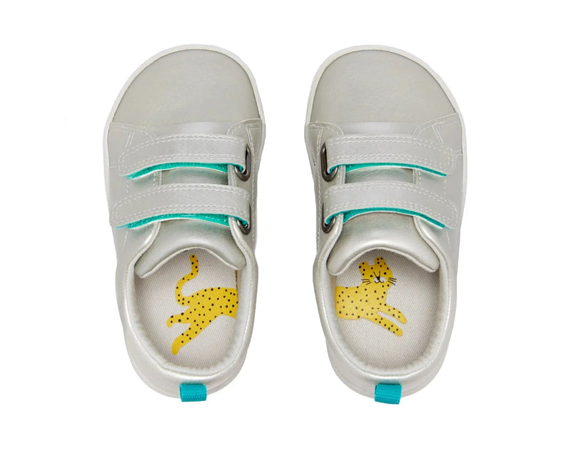 Top view of APMA and Peta-approved Ten Little Everyday Original - Moondust Silver. Available at www.tenlittle.com