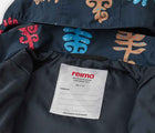 Close up interior ID tag of Reima Reimatec Waterproof Jacket - Hete - Navy. Available at www.tenlittle.com
