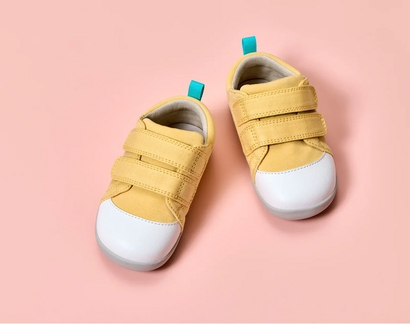 What type of shoes are best for newborns?