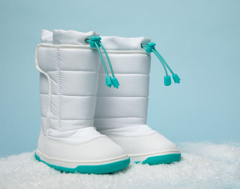 White snow boots shops