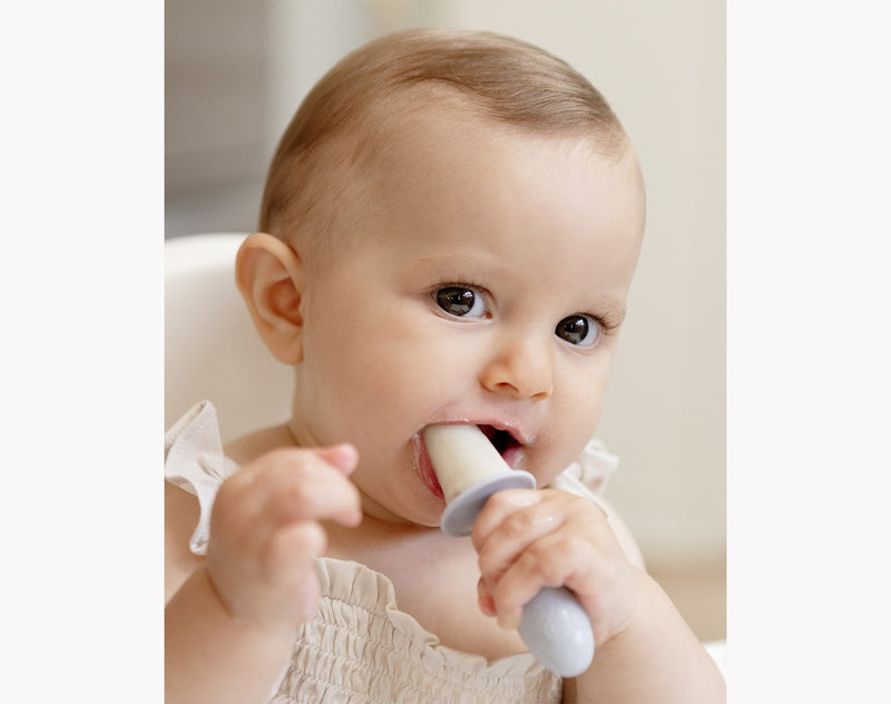 https://tenlittle.com/cdn/shop/products/Ten-Little-Kids-Baby-Feeding-ezpz-Tiny-Pops7_800x.jpg?v=1675375582