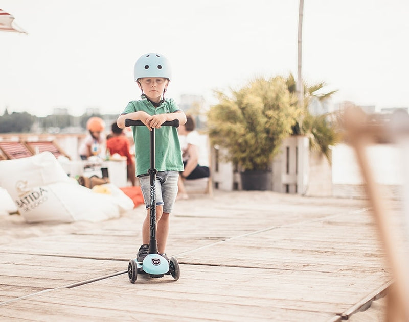 Scoot & Ride Highwaykick LED Scooter | Ten Little